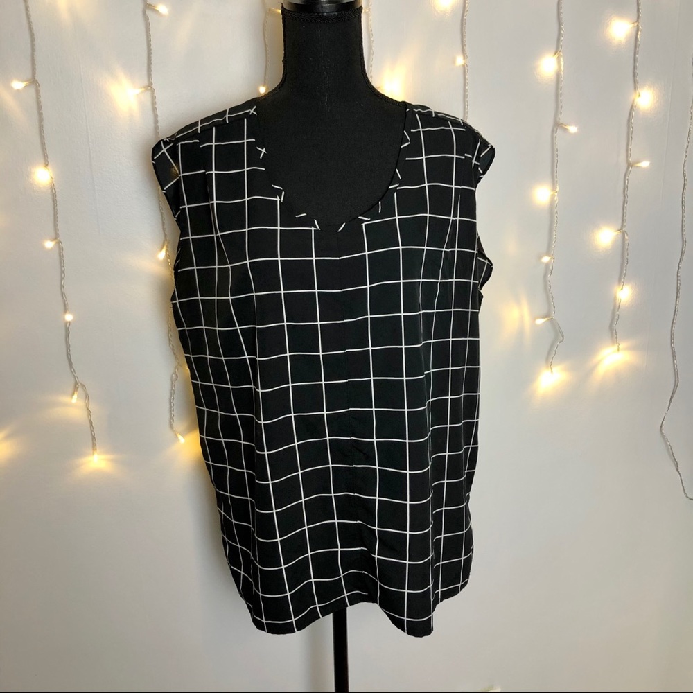 Black and white box design blouse plus size